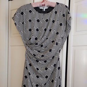 Diane Von Furstenberg Size 6 Jenna Geometric black white dress Women's